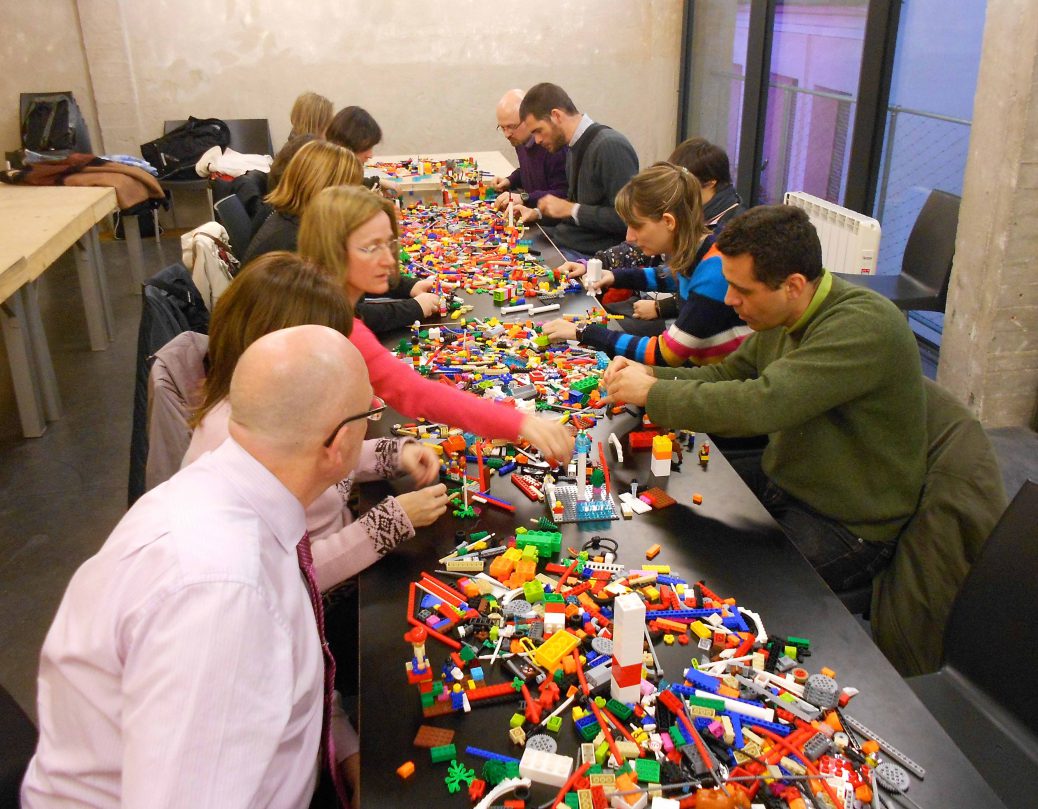 skovl Skraldespand cement SITinVET WORKSHOPS with LEGO Serious Play methodology - Serious Play Pro